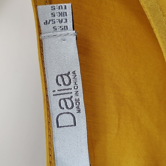 Dalia Mustard Yellow Gold Button Back Blouse Size Small Tie Button Wide Sleeves - Picture 5 of 8